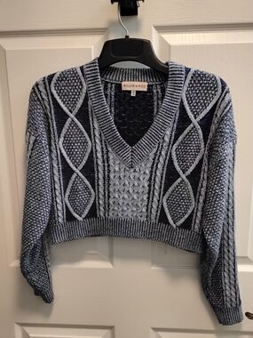 Willow‎ & Wind Navy and Light Blue V-Neck Cropped Cable Knit Sweater SIZE M
